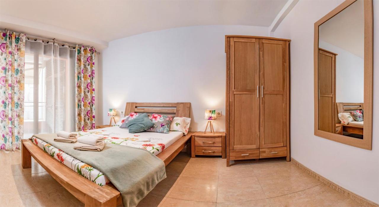Apartament Parrot's House