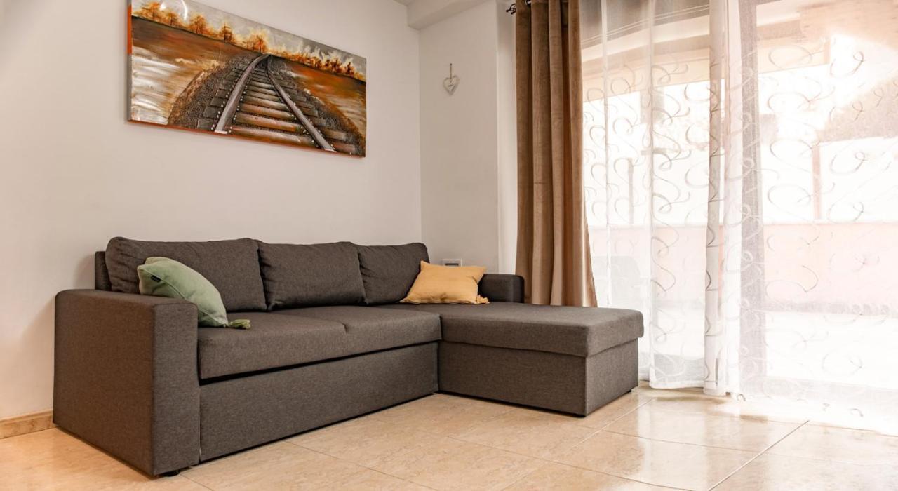Apartament Parrot's House